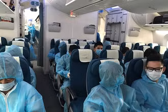 Một chuyến bay đưa công dân Việt Nam ở nước ngoài về nước. (Ảnh: TTXVN)