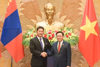 [Ảnh] Chủ tịch Quốc hội Vương Đình Huệ hội kiến Tổng thống Mông Cổ Ukhnaagiin Khurelsukh