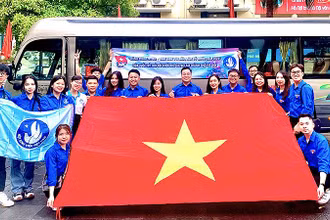 Các đại biểu Hành trình tại lễ xuất quân đến các địa bàn ở tỉnh Quảng Trị.