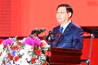 Chủ tịch Quốc hội Vương Đình Huệ phát biểu tại buổi lễ. (Ảnh: DUY LINH)