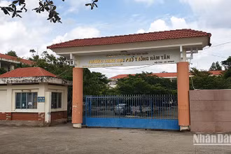 Trường trung học phổ thông Hàm Tân, tỉnh Bình Thuận.