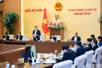 Chủ tịch Quốc hội Vương Đình Huệ phát biểu tại Phiên họp thứ 30 của Ủy ban Thường vụ Quốc hội. (Ảnh: DUY LINH)