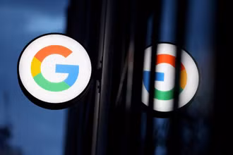 Google hiện kiểm soát khoảng 90% thị trường tìm kiếm trực tuyến và 95% trên điện thoại thông minh. (Ảnh minh họa: Reuters)