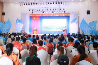 Các vận động viên dự khai mạc giải. 