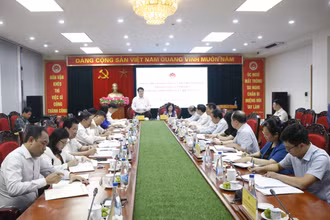 Đồng chí Lương Cường, Ủy viên Bộ Chính trị, Thường trực Ban Bí thư phát biểu ý kiến chỉ đạo tại buổi làm việc