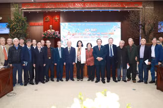 Lãnh đạo thành phố Hà Nội và các đại biểu câu lạc bộ Thăng Long.