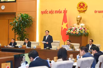 Chủ tịch Quốc hội Vương Đình Huệ phát biểu tại Phiên họp thứ 29 của Ủy ban Thường vụ Quốc hội. (Ảnh: DUY LINH)