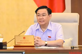 Chủ tịch Quốc hội Vương Đình Huệ phát biểu ý kiến thảo luận tại phiên họp. (Ảnh: DUY LINH)