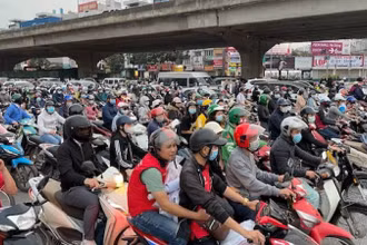 Đường Khuất Duy Tiến thường xuyên ùn tắc.