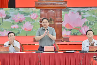 Thủ tướng Phạm Minh Chính chủ trì Hội nghị tháo gỡ khó khăn, vướng mắc và thúc đẩy phát triển hạ tầng giao thông khu vực Đồng bằng sông Cửu Long. (Ảnh: Thanh Giang)