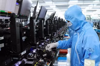 Dây chuyền sản xuất của công ty vốn đầu tư nước ngoài tại Khu công nghiệp Phúc Sơn, tỉnh Ninh Bình. (Ảnh minh họa: TTXVN) 