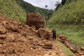 Sạt lở taluy dương tuyến đường từ Đèo Tượng đi Đèo Trám tại xã Công Đa, huyện Yên Sơn với khối lượng trên 400m3.