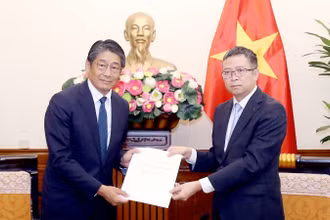 Thứ trưởng Ngoại giao Phạm Thanh Bình tiếp Đại sứ Nhật Bản tại Việt Nam trao điện thăm hỏi của Thủ tướng Nhật Bản gửi Thủ tướng Chính phủ Phạm Minh Chính.