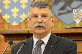 Chủ tịch Quốc hội Hungary Laszlo Kover. (Ảnh: Anadolu)