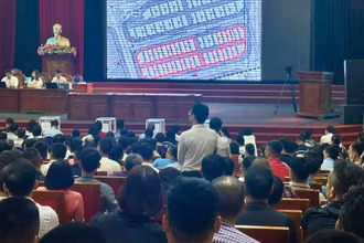 Phiên đấu giá tại huyện Hoài Đức. 