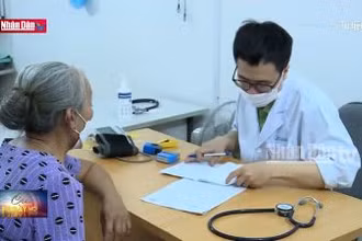 Đẩy mạnh chi trả các chế độ bảo hiểm không dùng tiền mặt