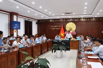Lãnh đạo tỉnh Sóc Trăng họp bàn thúc đẩy tiến độ Dự án Tuyến đường trục phát triển kinh tế đông- tây của tỉnh 