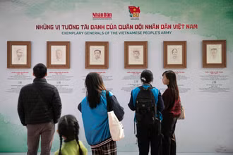 Triển lãm tương tác “Những trận đánh nổi tiếng, những vị tướng tài danh” ca ngợi những chiến công hiển hách và tôn vinh những vị tướng tài danh của Quân đội nhân dân Việt Nam.