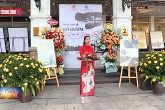 Triển lãm "Hồ Gươm, giao lộ Đông Tây"