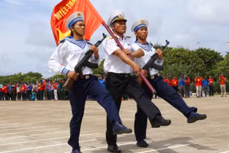 Diễu duyệt đội ngũ ở quần đảo Trường Sa.