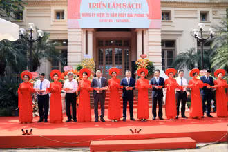 Lễ cắt băng khai mạc Triển lãm Sách. (Ảnh: QUANG THÁI)