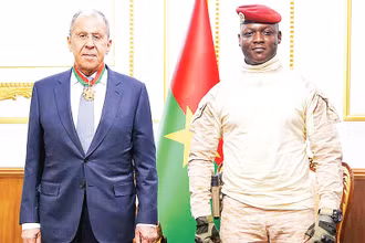 Cuộc gặp giữa Bộ trưởng Ngoại giao Nga và Tổng thống Burkina Faso.