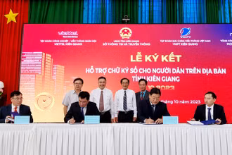 Các đơn vị ký kết, cam kết cung cấp chữ ký số công cộng cho người dân trên địa bàn tỉnh Kiên Giang.