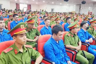 Các bị cáo tại phiên tòa.