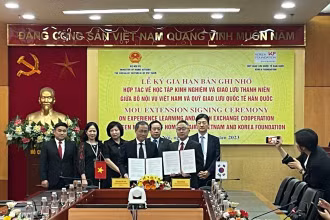 Quang cảnh lễ ký kết.