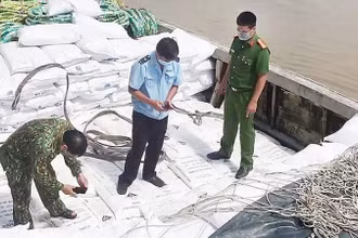 [Video] Tăng cường chống buôn lậu mặt hàng đường cát