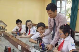 Trong giờ học tại Trường THCS Thái Thịnh, Hà Nội. (Ảnh: DUY LINH)