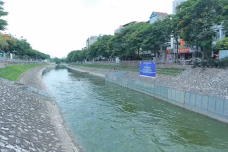 Ảnh minh họa: nước sông Tô Lịch ô nhiễm hữu cơ nghiêm trọng.