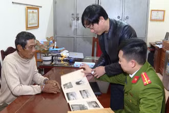 Công an Thanh Hóa đấu tranh với đối tượng giết người, rồi lẩn trốn.