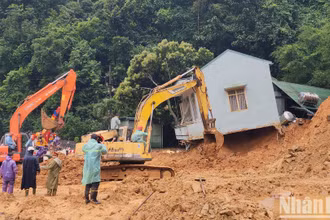 Sạt lở nghiêm trọng tại khu vực Trạm Cảnh sát giao thông Mađagui trên đèo Bảo Lộc, Lâm Đồng.