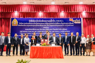 Quang cảnh lễ ký kết. 