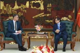[Ảnh] Thủ tướng Phạm Minh Chính tiếp Đại sứ Cộng hòa Pháp tại Việt Nam Olivier Brochet