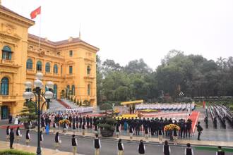 Phủ Chủ tịch, nơi Thủ tướng Phạm Minh Chính cùng phu nhân chủ trì lễ đón Thủ tướng nước Cộng hòa Singapore Lawrence Wong và phu nhân thăm chính thức Việt Nam từ ngày 25 đến 26/3. 
