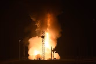 Mỹ phóng thử tên lửa đạn đạo liên lục địa không mang theo đầu đạn Minuteman III từ Căn cứ Lực lượng Vũ trụ Vandenberg, ở California, ngày 1/5/2019. (Ảnh: Căn cứ Lực lượng Vũ trụ Vandenberg)