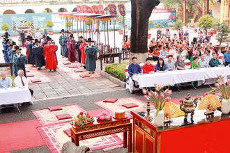 Hoạt động tái hiện các nghi lễ cung đình tại Hoàng thành Thăng Long thu hút sự quan tâm của đông đảo các nhà nghiên cứu và khách du lịch.