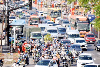 Quốc lộ 13 nối Thành phố Hồ Chí Minh-tỉnh Bình Dương, là tuyến đường hiện hữu phù hợp đầu tư bằng hình thức BOT.