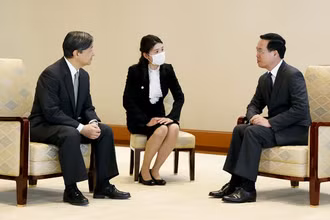 Chủ tịch nước Võ Văn Thưởng hội kiến Nhà vua Nhật Bản Naruhito. (Ảnh TTXVN)