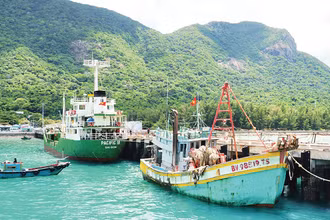 Bến tàu ở Côn Ðảo.