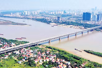 Hà Nội cần khai thác lợi thế từ sông Hồng. (Ảnh Hải Linh)