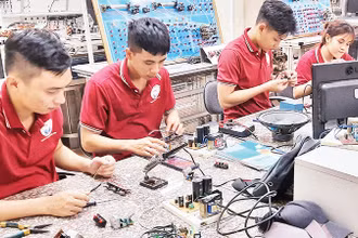 Giờ thực hành của sinh viên Trường cao đẳng Kỹ nghệ II, thành phố Thủ Đức.