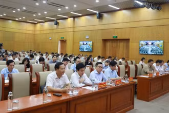 Các đại biểu dự hội nghị.