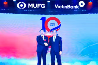 Chủ tịch HĐQT VietinBank và Giám đốc MUFG Bank tại buổi lễ.