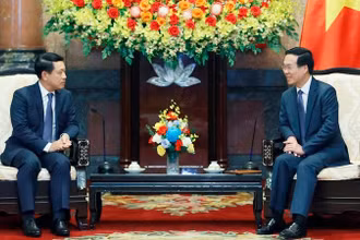 Chủ tịch nước Võ Văn Thưởng tiếp Phó Thủ tướng, Bộ trưởng Ngoại giao Lào Saleumxay Kommasith. (Ảnh: Thống Nhất/TTXVN)