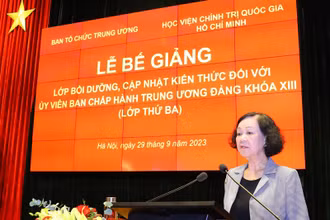 Đồng chí Trương Thị Mai phát biểu tại buổi lễ. (Ảnh: Văn Điệp/TTXVN)