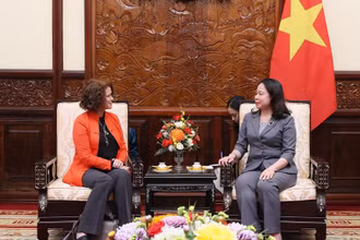 Quyền Chủ tịch nước Võ Thị Ánh Xuân tiếp Giám đốc Quốc gia Ngân hàng Thế giới tại Việt Nam Carolyn Turk. (Ảnh: An Đăng/TTXVN) 