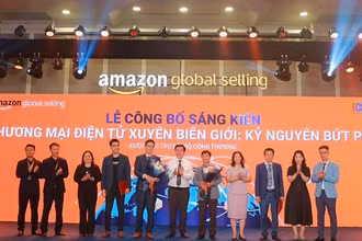 Lễ ký kết biên bản ghi nhớ và công bố sáng kiến “Thương mại điện tử xuyên biên giới: Kỷ nguyên bứt phá” do Cục Thương mại điện tử và Kinh tế số (iDEA) - Bộ Công thương và Amazon Global Selling Việt Nam đã tổ chức tháng 8/2022. (Ảnh: Bộ Công thương)